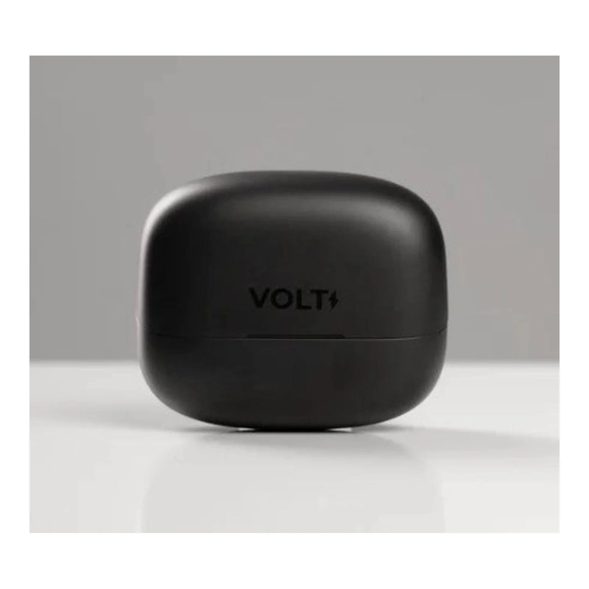 Estojo de carregamento fechado do Fone TWS Volt Sound Pro preto em vista frontal
