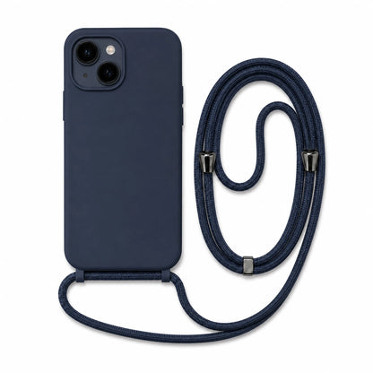 Capa Slim Bag azul-marinho para iPhone 15 com escala ampliada e cordão completo sobre fundo branco