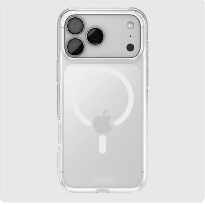 Capa transparente Ultra Impactor MagSafe para iPhone 17 Pro Max aplicada em aparelho de acabamento prateado