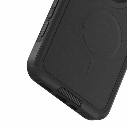 Detalhe da CAPA COMMANDER COM MAGSAFE IPHONE 15 PRO mostrando acabamento reforçado, bordas e área MagSafe