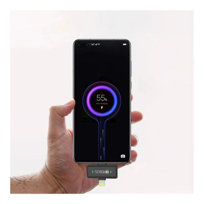Receptor Lightning Hrebos BragiMic MF-103 conectado a um smartphone