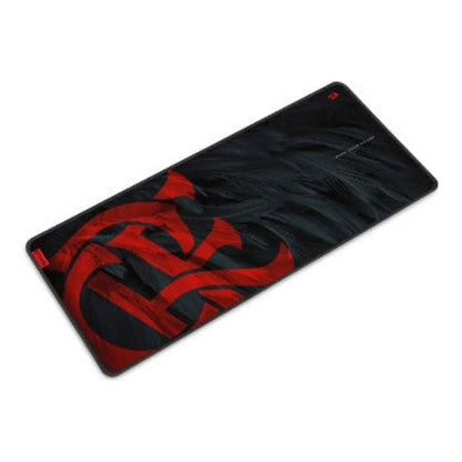 Mouse Pad Gamer Redragon Flamengo Mantle preto e vermelho em perspectiva lateral